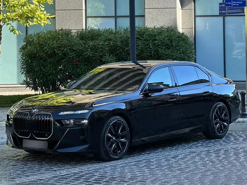 740i